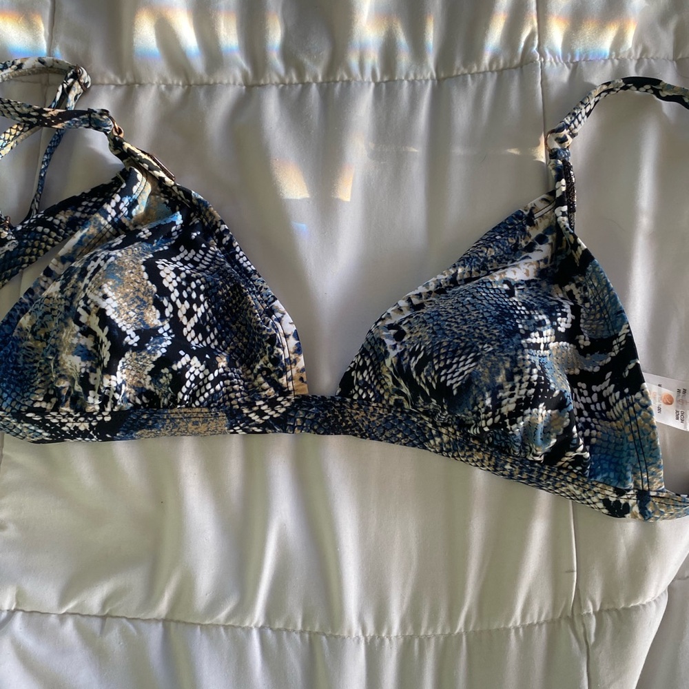 NWOT Shade & Shore Blue Bikini Top Size L